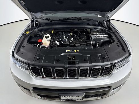Used 2022 Jeep Grand Cherokee L Laredo w/ Luxury Tech Group I AWD/4WD image 39