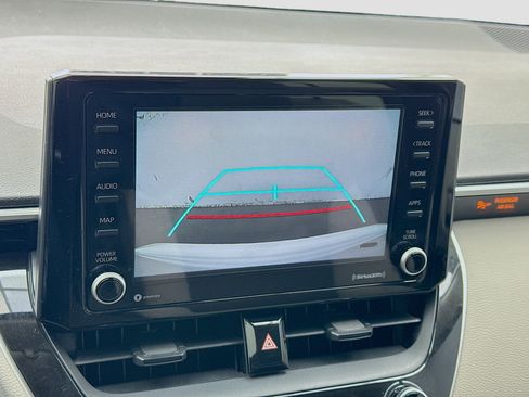 Used 2022 Toyota Corolla LE FWD image 10