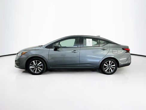 Used 2025 Nissan Versa SV FWD image 4