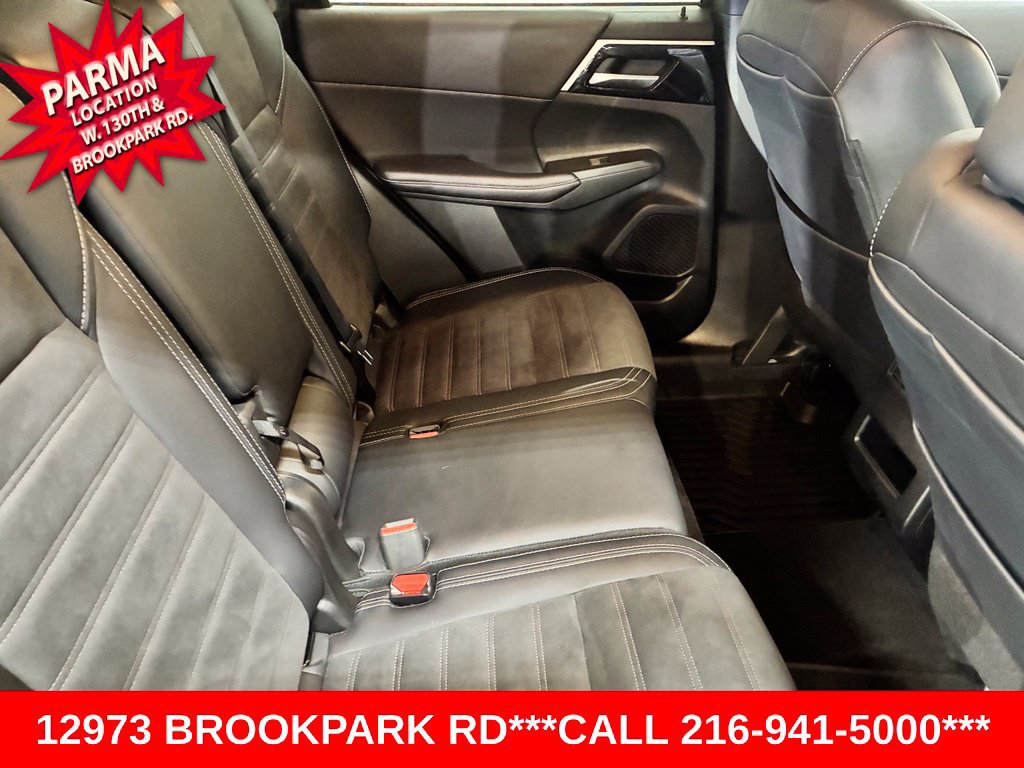Used 2024 Mitsubishi Outlander FWD image 18