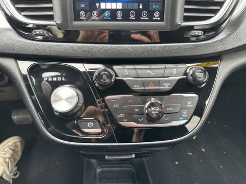 Used 2019 Chrysler Pacifica Touring Plus w/ S Appearance Package image 29