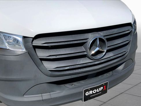 Used 2022 Mercedes-Benz Sprinter 2500 image 31