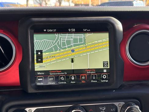 Used 2022 Jeep Wrangler Unlimited Rubicon w/ Xtreme Recon 35" Tire Package image 38