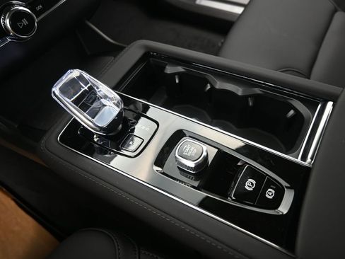 New 2026 Volvo XC90 B5 Core AWD/4WD image 24