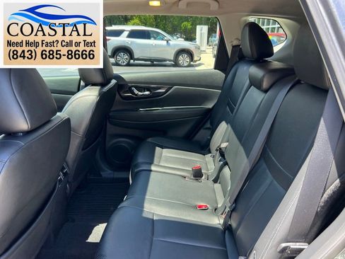 Used 2019 Nissan Rogue SL w/ Premium Package FWD image 18