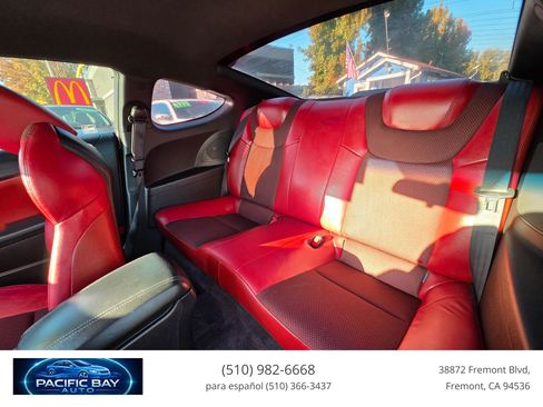 Used 2013 Hyundai Genesis 3.8 RWD image 18