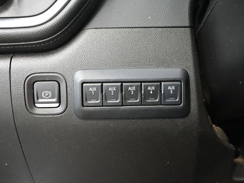 Used 2023 Chevrolet Silverado 2500 LT AWD/4WD image 35