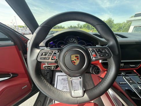 Used 2021 Porsche Cayenne Turbo S AWD/4WD image 20