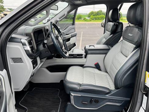 Used 2024 Ford F450 Limited w/ FX4 Off-Road Package image 3