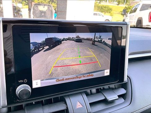 Used 2024 Toyota RAV4 XLE FWD image 17
