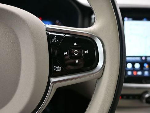 Used 2023 Volvo V60 B5 Cross Country Plus image 24