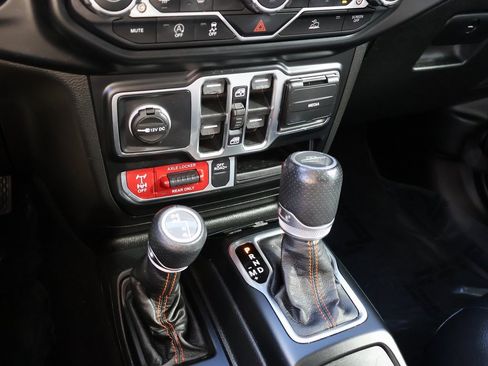 Used 2022 Jeep Gladiator Mojave w/ LED Lighting Group image 38