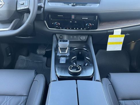 New 2026 Nissan Rogue Platinum w/ Platinum Premium Package image 3