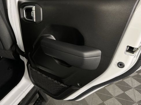 Certified 2024 Jeep Gladiator Sport image 27