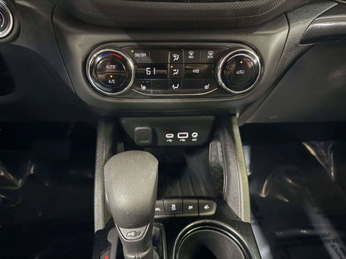 Used 2021 Chevrolet TrailBlazer LT w/ Convenience Package FWD image 34