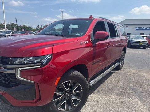 Used 2021 Chevrolet Suburban Z71 AWD/4WD image 3