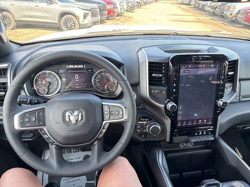 Used 2025 RAM 1500 Big Horn AWD/4WD image 10
