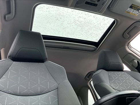 Used 2022 Toyota RAV4 XLE image 13