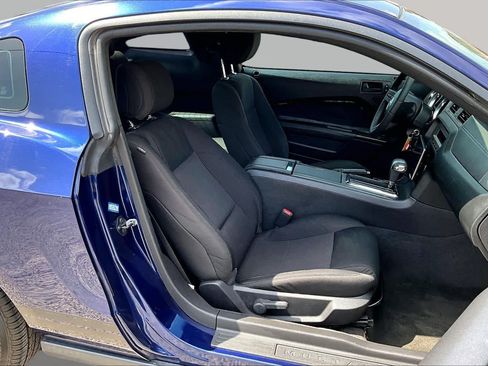 Used 2012 Ford Mustang Coupe RWD image 9