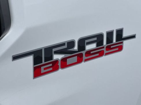 Used 2024 Chevrolet Colorado Trail Boss w/ Technology Package image 49