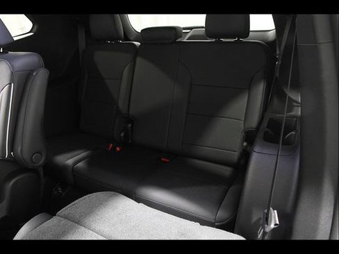 Used 2026 Buick Enclave Preferred AWD/4WD image 18