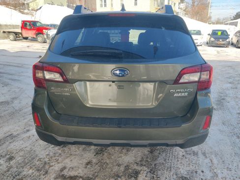 Used 2017 Subaru Outback 2.5i Premium image 5