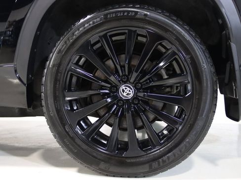 Used 2023 Toyota Highlander L image 69