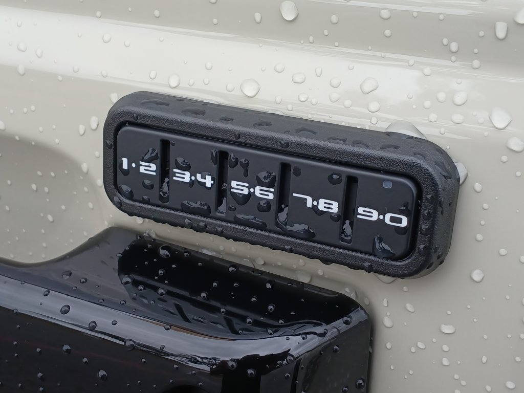 Used 2025 Ford Bronco Raptor w/ Interior Carbon Fiber Pack AWD/4WD image 11