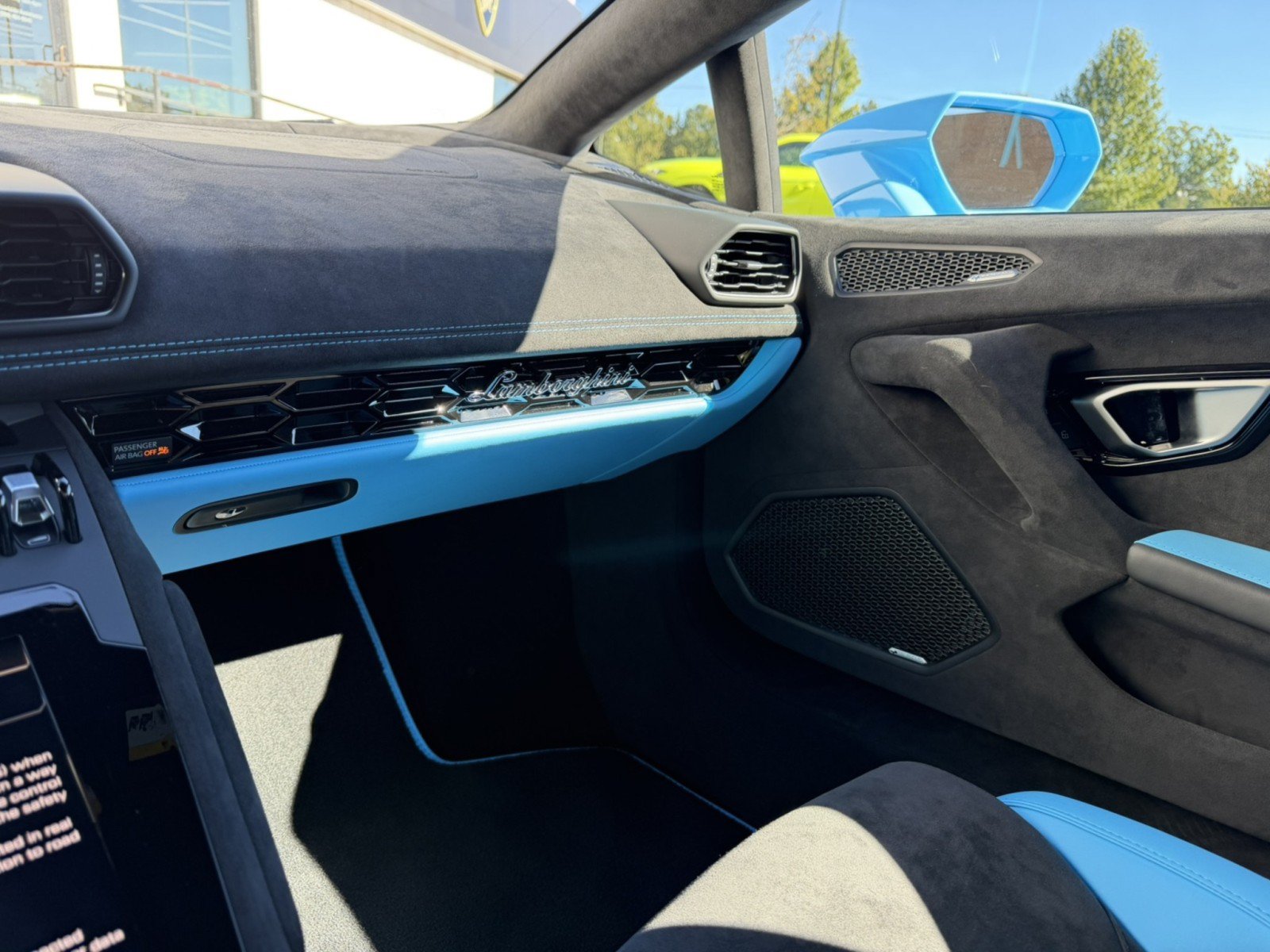 Used 2023 Lamborghini Huracan Tecnica RWD image 17
