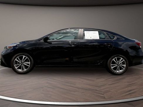 Used 2024 Kia Forte LXS FWD image 8