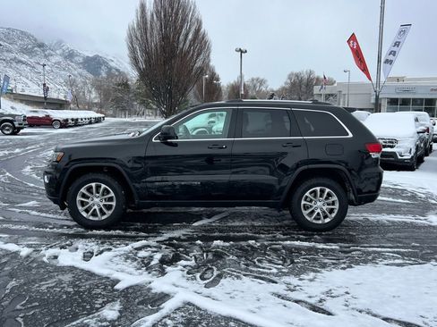 Used 2021 Jeep Grand Cherokee Laredo AWD/4WD image 11