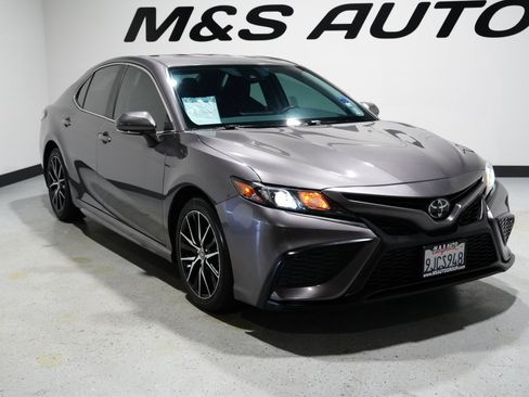 Used 2023 Toyota Camry SE image 5