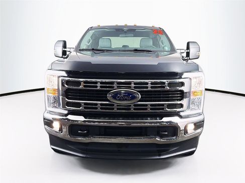 Used 2025 Ford F350 XLT w/ FX4 Off-Road Package AWD/4WD image 2