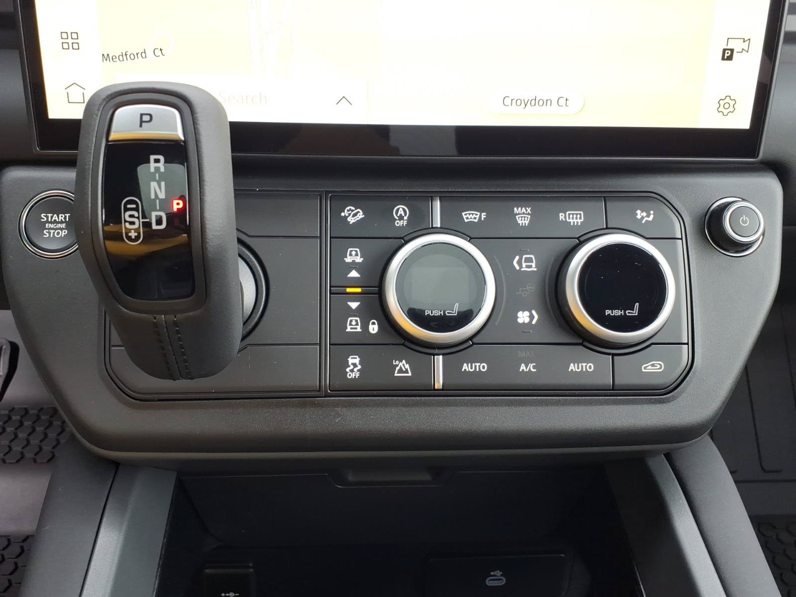 New 2026 Land Rover Defender 110 X-Dynamic SE AWD/4WD image 13