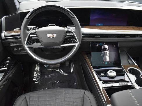 Used 2026 Cadillac Escalade ESV Platinum Sport w/ LPO, Floor Liner Package AWD/4WD image 13