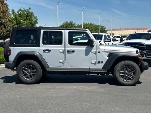 Used 2024 Jeep Wrangler Sport S image 3