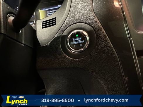 Used 2017 Ford Explorer XLT w/ Equipment Group 202A AWD/4WD image 16