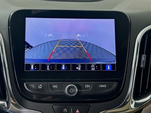 Used 2023 Chevrolet Equinox Premier image 14