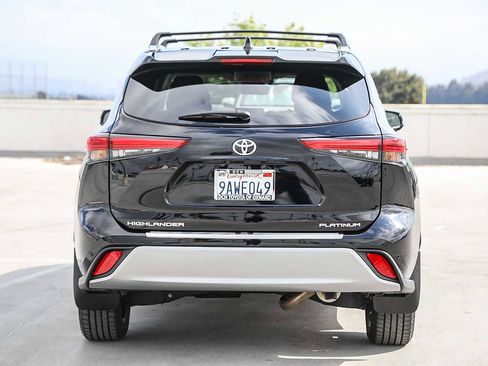 Used 2022 Toyota Highlander Platinum FWD image 6