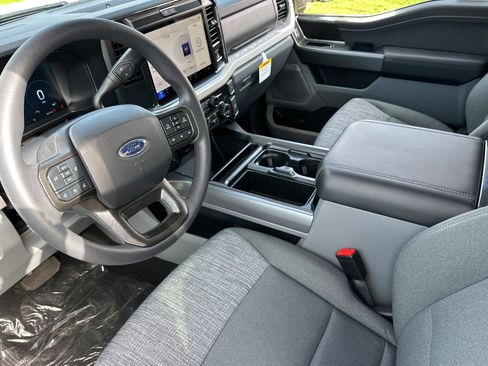 New 2026 Ford F250 XLT w/ XLT Premium Package AWD/4WD image 9