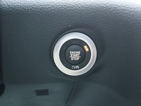New 2026 Chrysler Pacifica Select FWD image 30