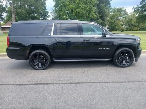 Used 2019 Chevrolet Suburban LT AWD/4WD image 10