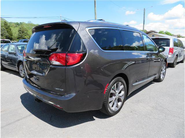 Used 2019 Chrysler Pacifica Limited FWD image 21
