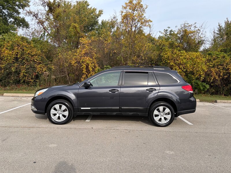 Used 2011 Subaru Outback 2.5i Premium w/ All-Weather Pkg AWD/4WD image 2