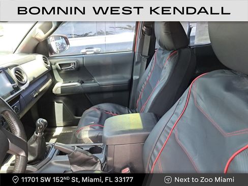 Used 2017 Toyota Tacoma SR image 14