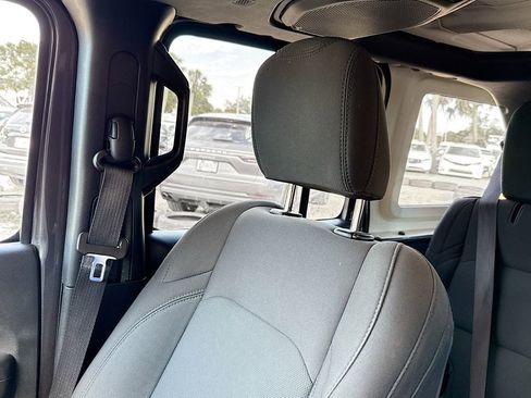 Used 2022 Jeep Wrangler Unlimited Sport S image 21