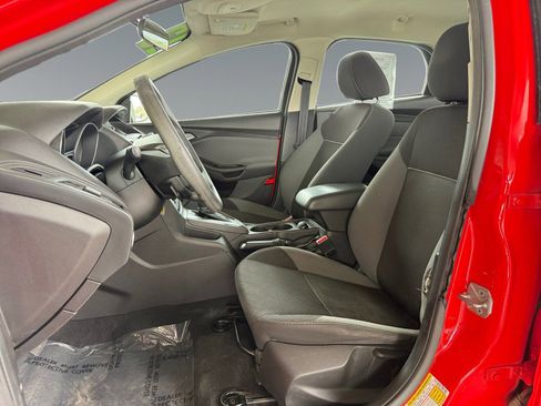 Used 2013 Ford Focus SE FWD image 12
