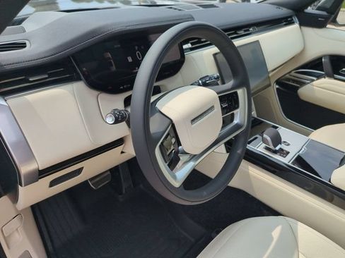 New 2026 Land Rover Range Rover Long Wheelbase SE AWD/4WD image 7