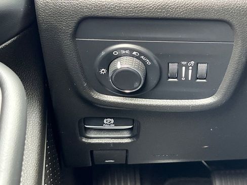Used 2022 Jeep Grand Cherokee L Laredo AWD/4WD image 38