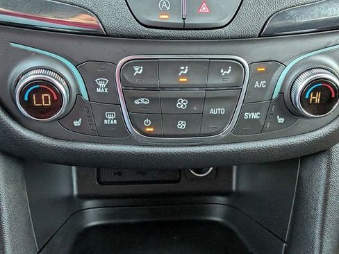 Certified 2024 Chevrolet Equinox RS image 25